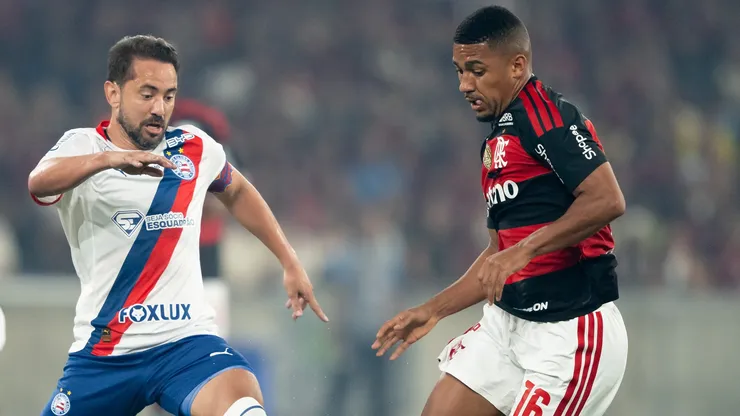 Samuel Lino foi personagem de lance polêmico contra o Bahia