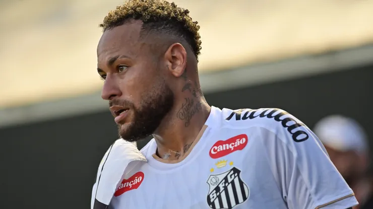 Neymar em jogo do Santos no Campeonato Brasileiro em 2026.