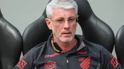 Odair Hellamann se rebelou contra arbitragem-Foto: Robson Mafra/AGIF