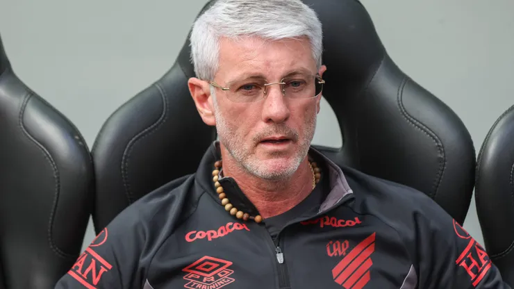 Odair Hellamann se rebelou contra arbitragem-Foto: Robson Mafra/AGIF