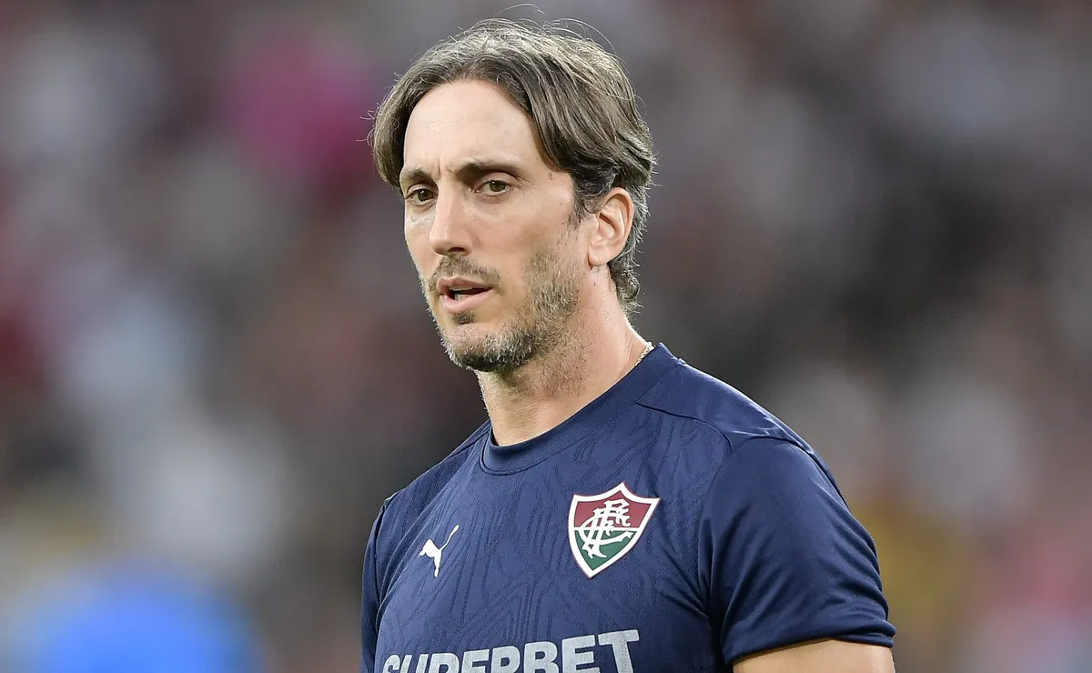 Zubeldía expõe sobre mudanças no Fluminense para a virada e justifica escolha por Guga: “Estava mais descansado”