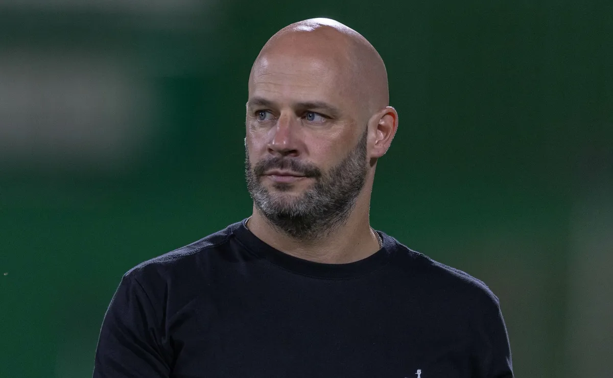 Comentarista vê diferencial do Botafogo de Franclim por trinca formada por Medina, Edenílson e Danilo