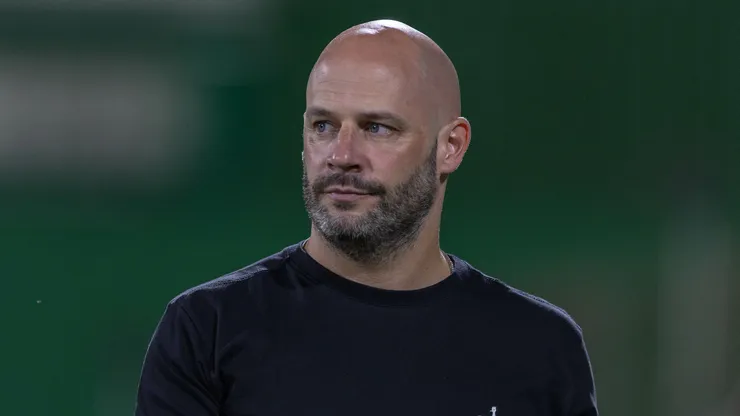 Franclim Carvalho tecnico do Botafogo durante partida contra o Chapecoense no estadio Arena Conda pelo campeonato Brasileiro A 2026.