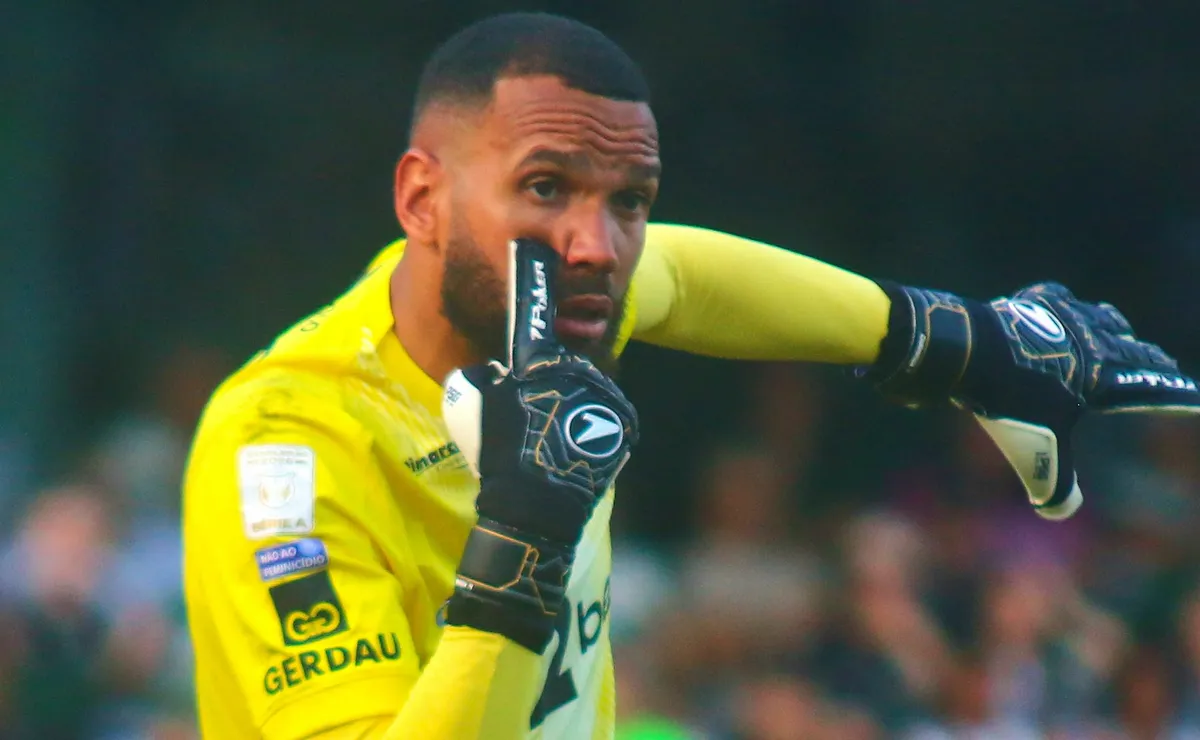 Everson cobra elenco sobre erros coletivos e faz alerta sobre postura do Atlético fora da Arena MRV