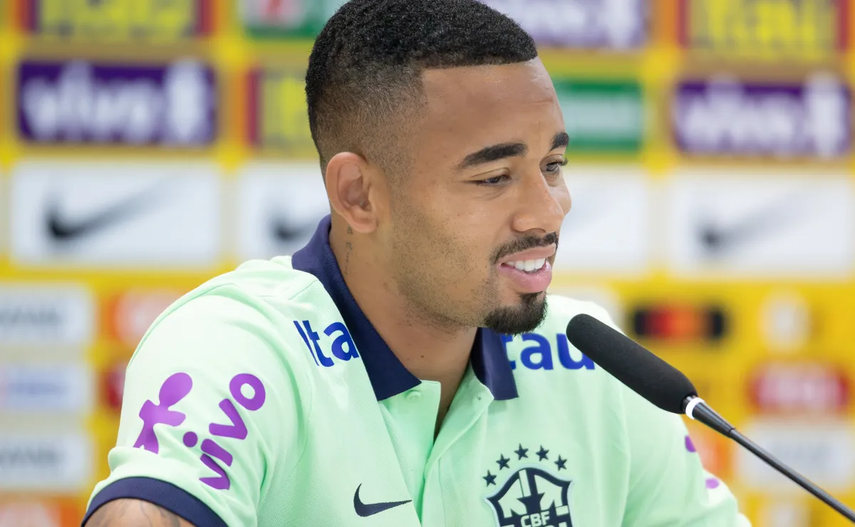 Gabriel Jesus ganha força nos bastidores e mantém esperança por vaga na Copa