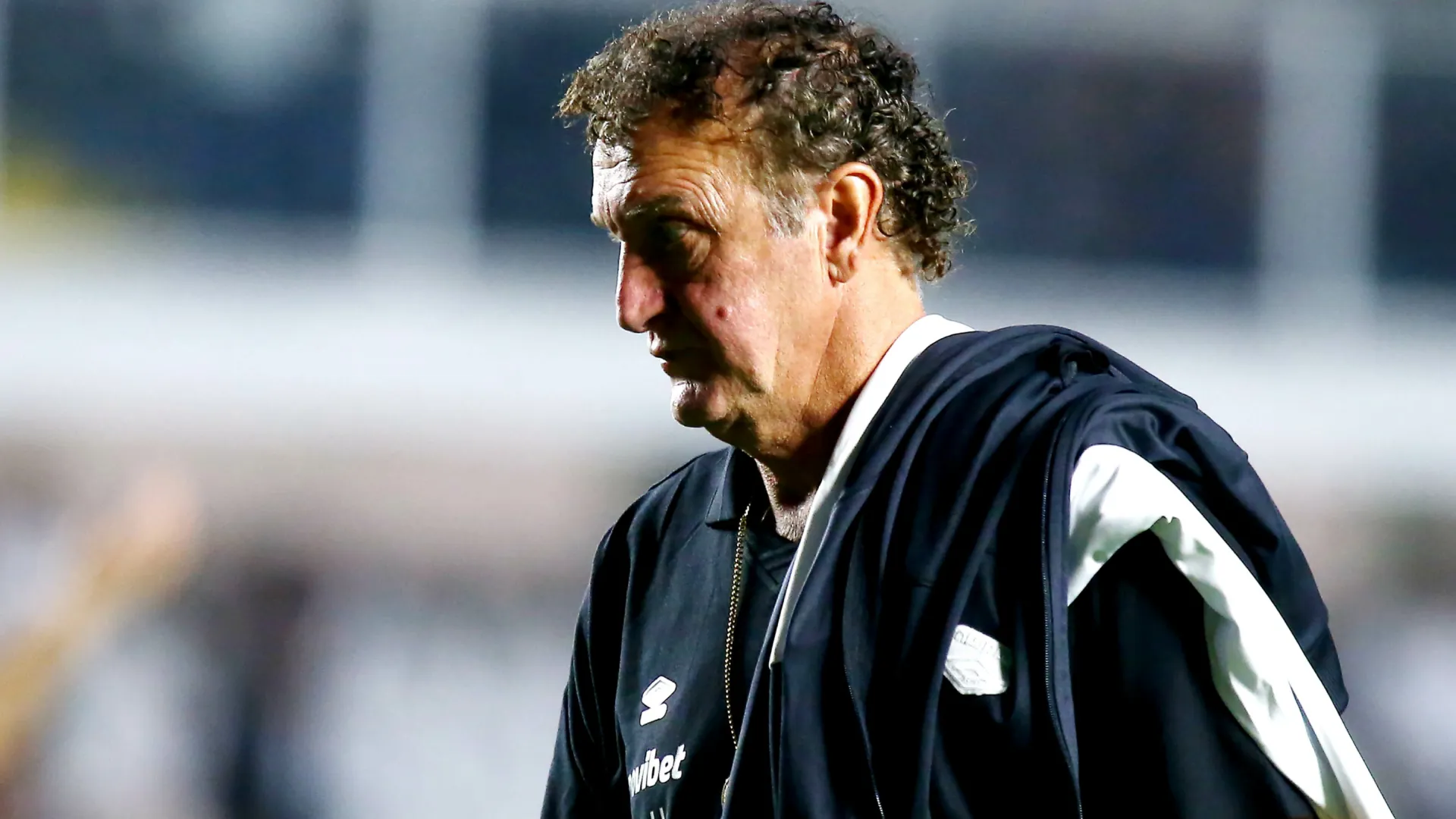 Cuca permanece pressionado no Santos – Foto: Mauricio De Souza/AGIF