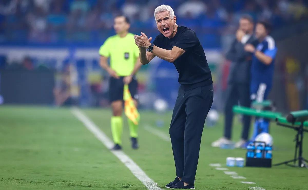 Luís Castro assume responsabilidade e expõe queda do Grêmio após derrota que amplia crise no Brasileirão