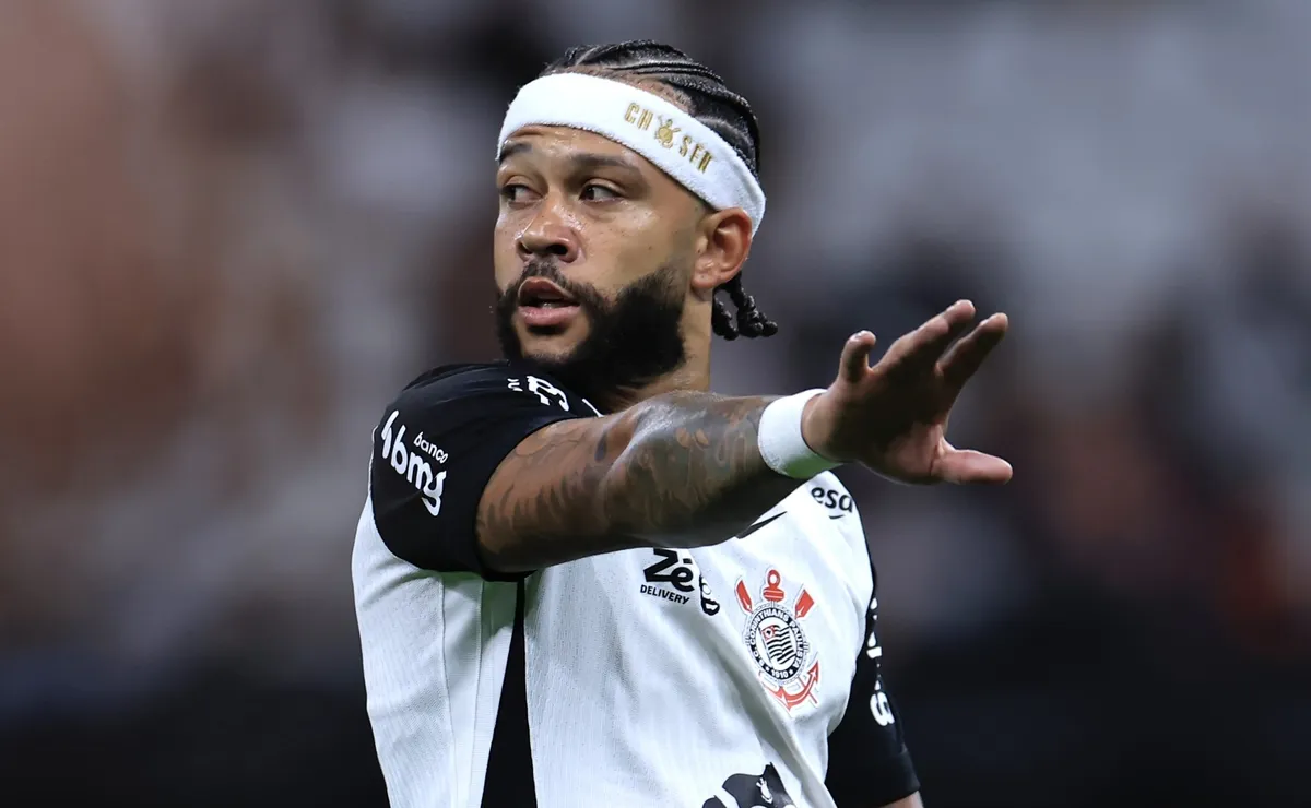 Com futuro incerto, Memphis sinaliza que pode facilitar pagamento da dívida para permanecer no Corinthians