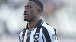 Zagueiro teve altos e baixos - Foto: Thiago Ribeiro/AGIF.