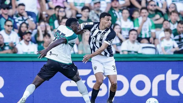 Atletico contra o Coritiba. Foto: Paulo Henrique França / Atlético