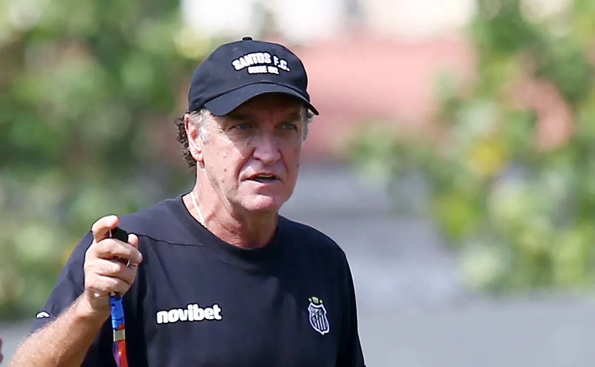 Santos irá se reunir com Cuca após derrota contra o Fluminense e vai respaldar o treinador em meio a pressão