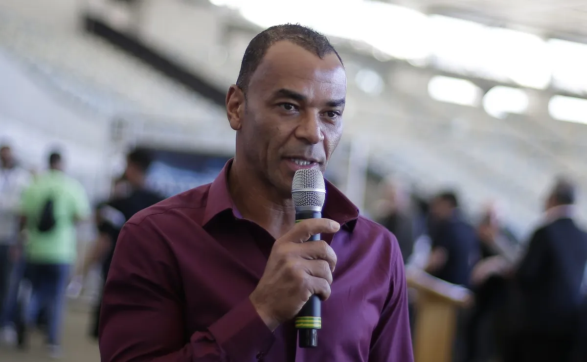 Cafu afirma que falta de tempo adequado pode tirar Neymar da Copa do Mundo