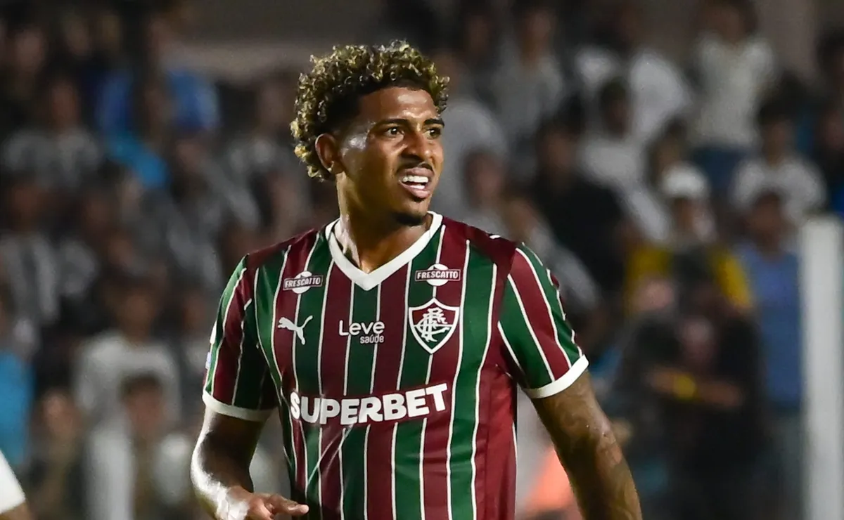 John Kennedy passa mal após vitória do Fluminense diante do Santos no Brasileiro