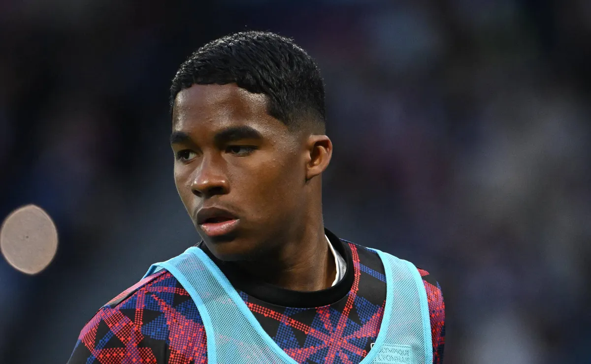 Endrick recebe cobiça para jogar no Manchester United, mas decisão do Real Madrid é tê-lo de volta