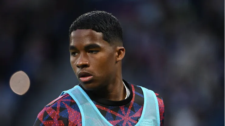 - Endrick, com a camisa do Lyon.
