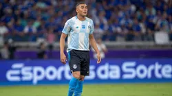 Carlos Vinicius durante partida contra o Cruzeiro, fora de casa. Foto: Fernando Moreno/AGIF