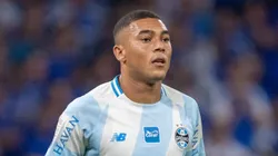 Carlos Vinicius durante partida contra o Cruzeiro, fora de casa. Foto: Fernando Moreno/AGIF