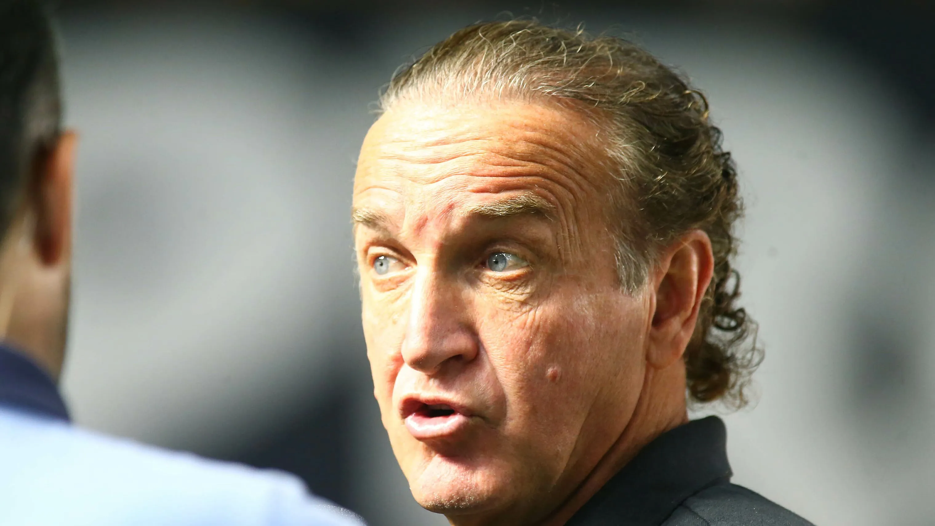 Mauricio De Souza/AGIF – Cuca durante jogo na Vila Belmiro contra o Atlético.