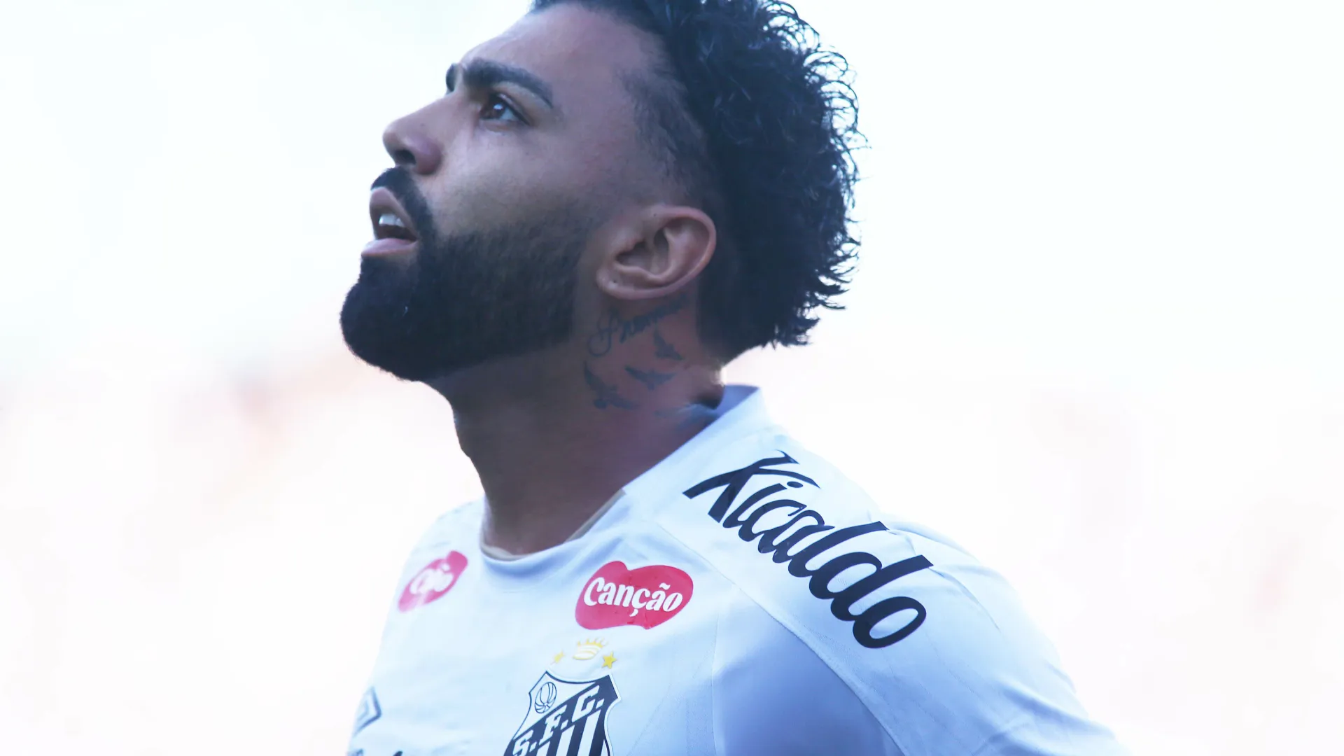 Gabigol comemorando contra o Fluminense na Vila Belmiro – Foto: Mauricio De Souza/AGIF