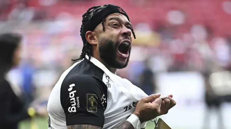 Memphis Depay ainda não respondeu proposta oficial do Corinthians para renovar seu contrato