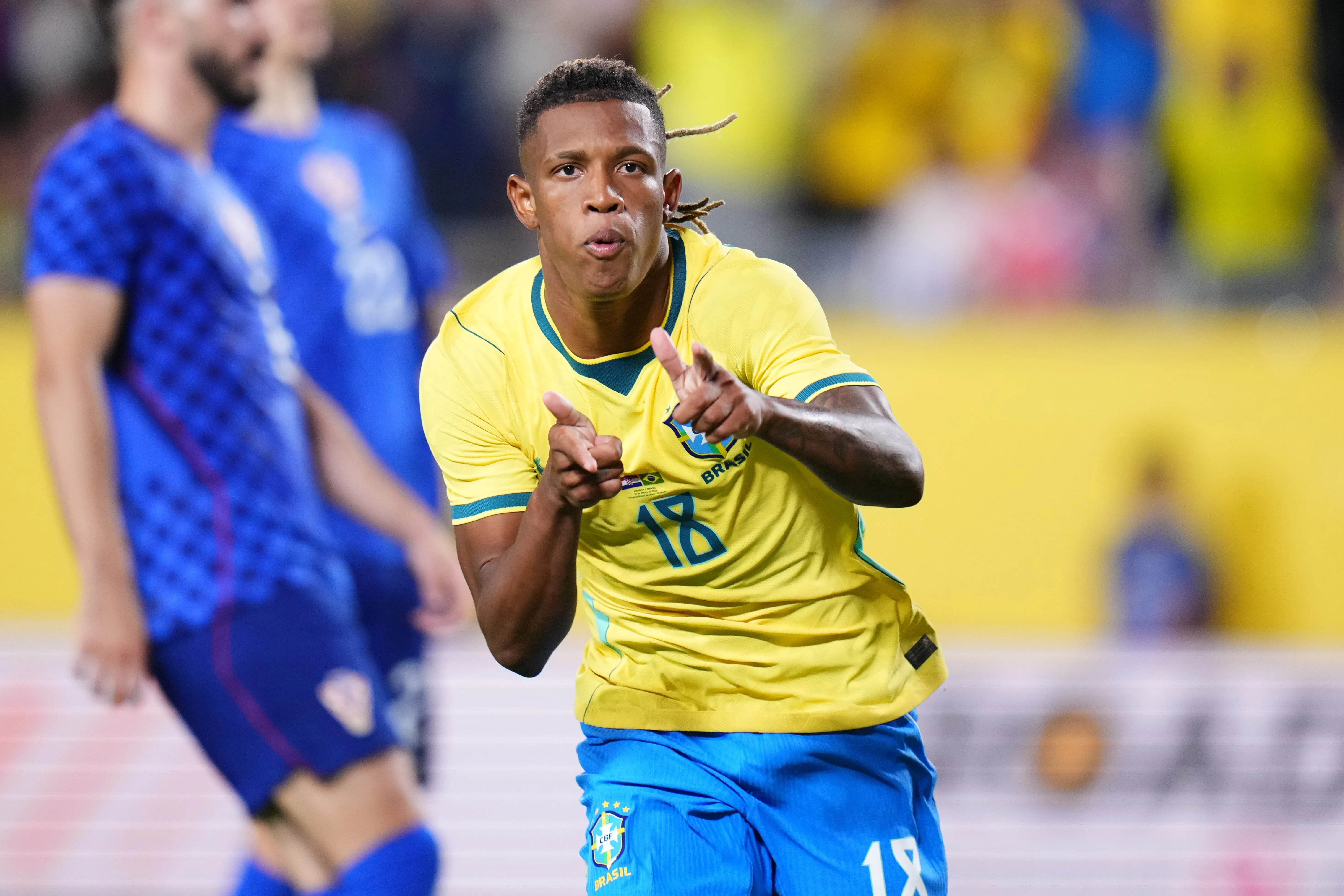 Danilo está na briga por uma das vagas no meio-campo da seleção. Foto: Rich Storry/Getty Images
