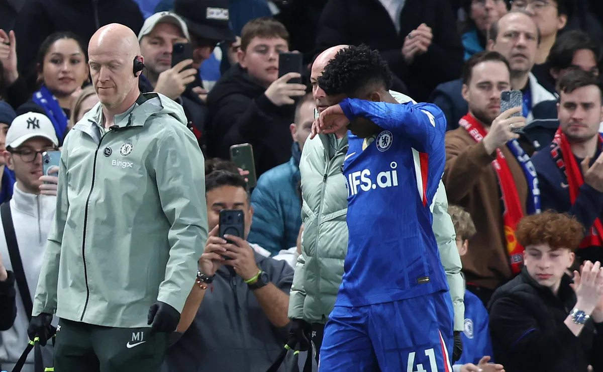 Médico da Seleção Brasileira age rápido com Estêvão e acalma Ancelotti a um mês da convocação para a Copa