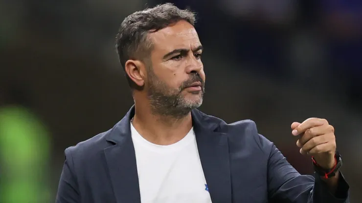 Artur Jorge no comando do Cruzeiro em 2026.
