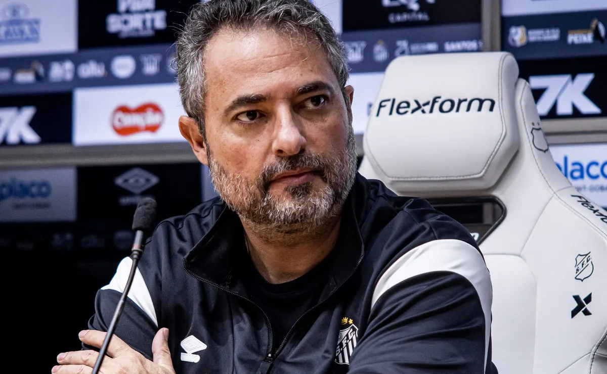 Alexandre Mattos abre o jogo no Santos e responde sobre reforços: “É natural e vai acontecer”