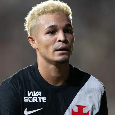 Adson pode ser titular do Vasco contra o Paysandu