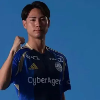 Grêmio fecha com meia japonês para a base