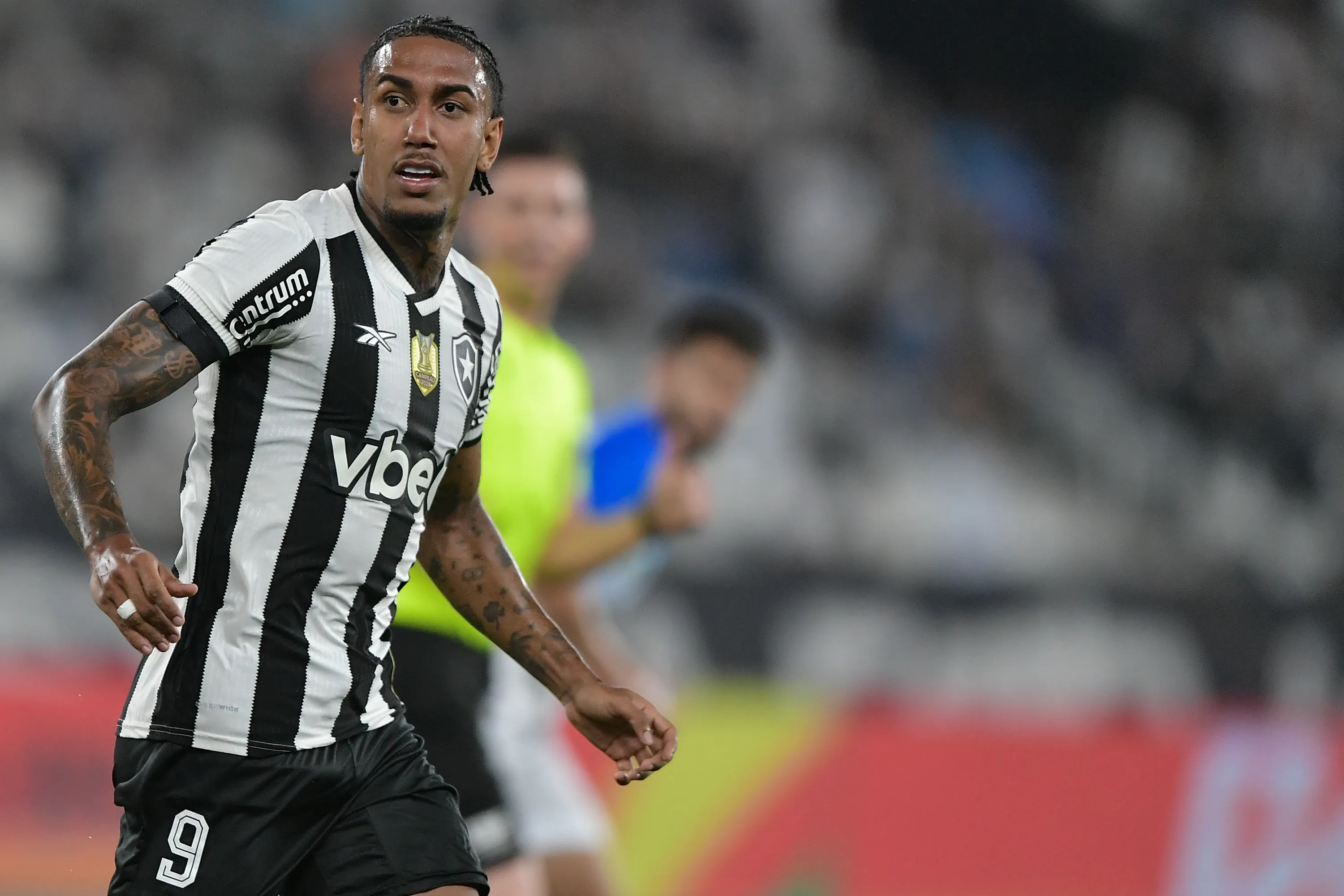 Contratado em 2025 por 8 milhões de euros, Rwan Cruz teve passagem discreta pelo clube: foram apenas 14 jogos e dois gols – Foto: Thiago Ribeiro/AGIF