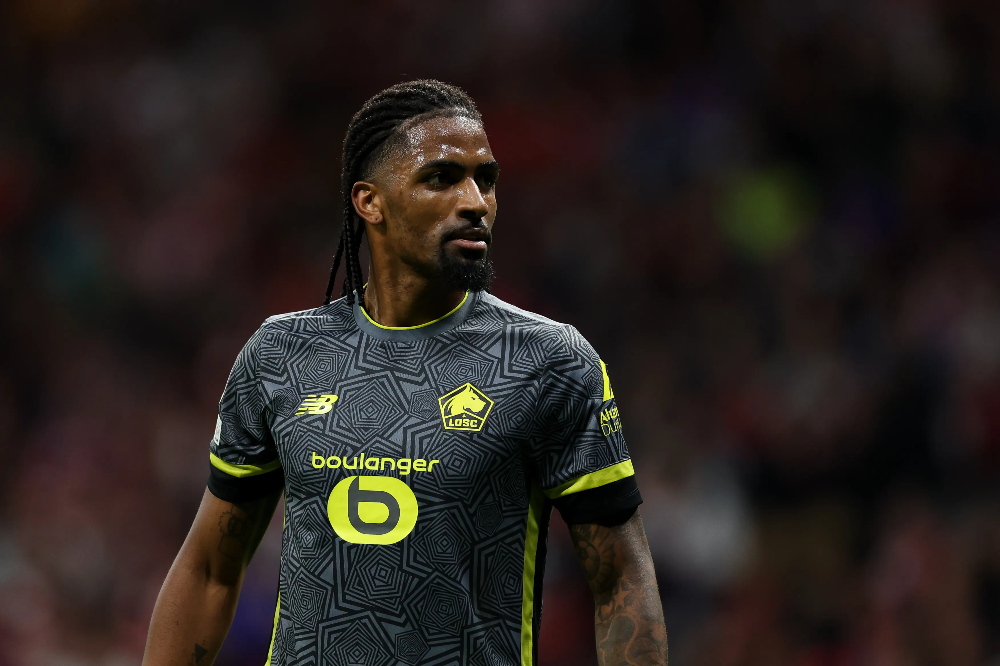 Alexsandro atualmente joga no Lille, da França, mas prioriza Flamengo em retorno ao Brasil no futuro – Foto: Florencia Tan Jun/Getty Images