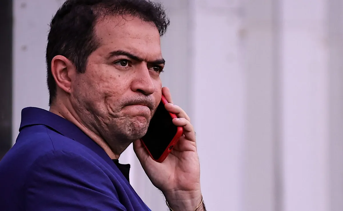 Marcelo Paz busca um novo atacante para o Corinthians e avalia opções na Série B