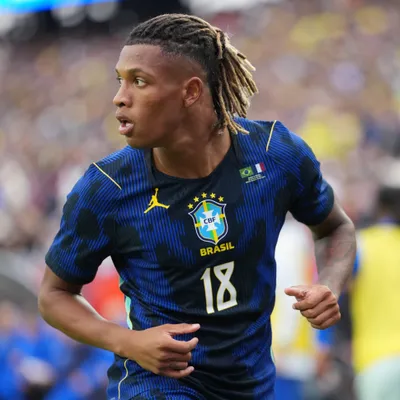 Leverkusen e Napoli disputam Danilo com o Flamengo