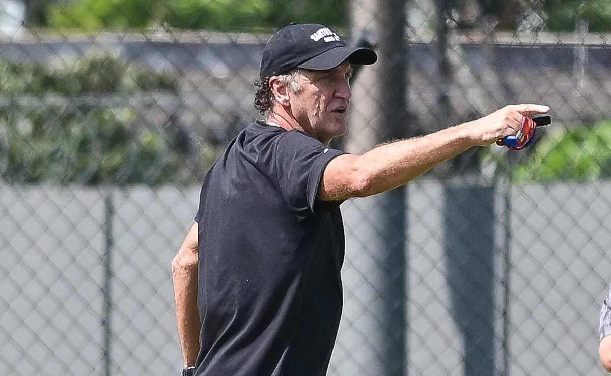 Santos planeja nova reformulação e Cuca definirá alvos para próxima janela