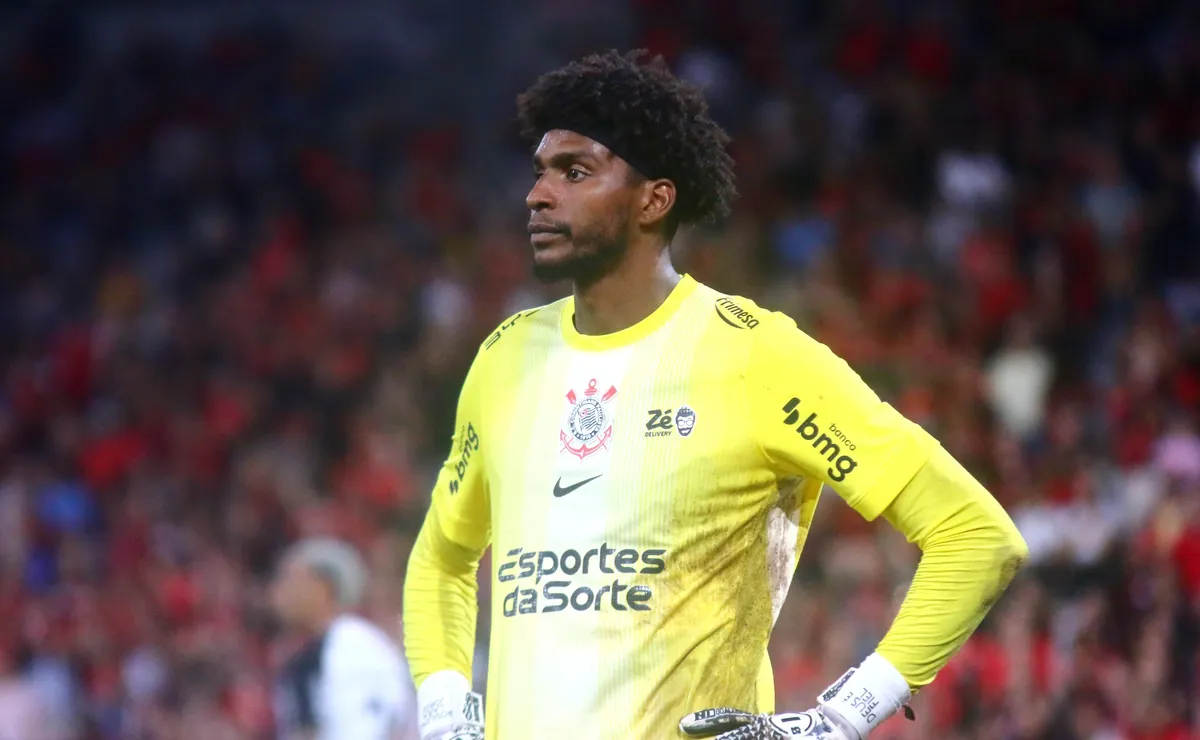 Hugo Souza e André desfalcam o Corinthians diante do Barra, pela Copa do Brasil