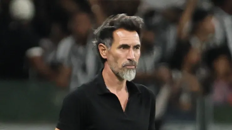 Eduardo Dominguez tecnico do Atletico durante partida contra o Cruzeiro no estadio Mineirao pelo campeonato Mineiro 2026.