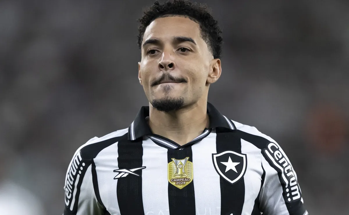 Gregore, ex-Botafogo, é indicado por Artur Jorge no Cruzeiro e pode retornar ao Brasil
