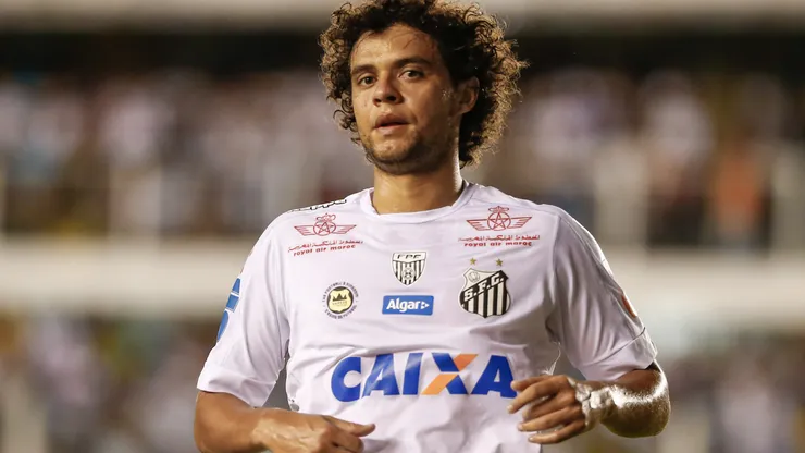 Ex-Santos, Victor Ferraz encerrou a carreira - Foto: Marcello Zambrana/AGIF