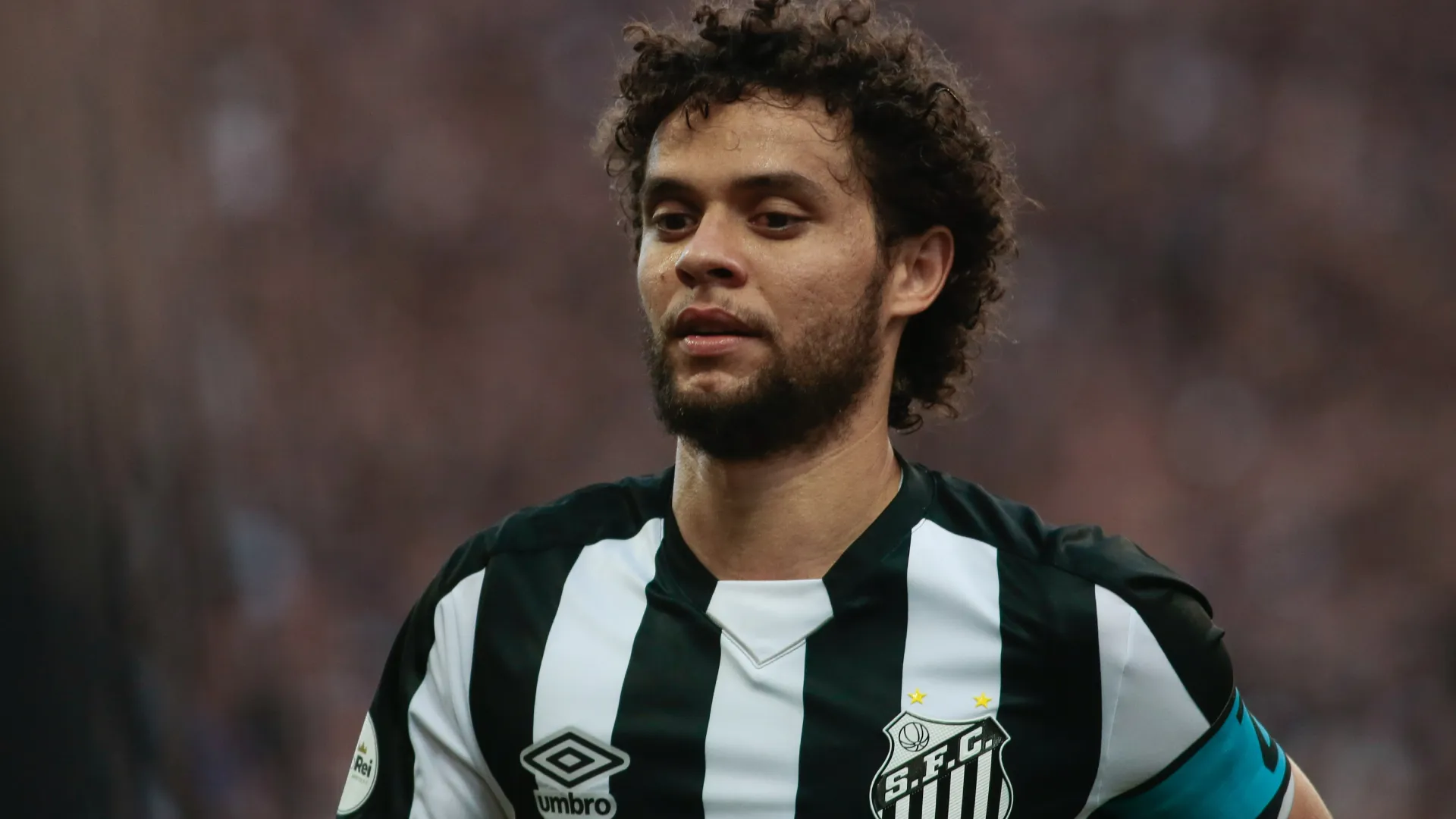 Victor Ferraz em ação pelo Santos em 2019 – Foto: Marcello Zambrana/AGIF
