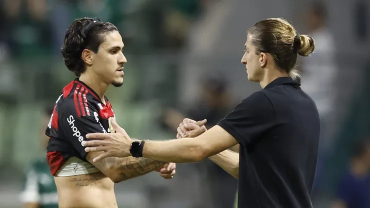 Pedro e Filipe Luís viveram uma relação intensa e com polêmicas. Foto: Miguel Schincariol/Getty Images)