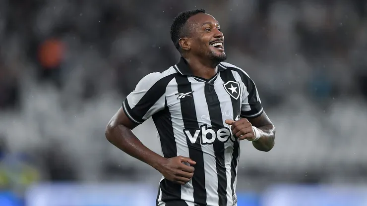 Edenilson é destaque no Botafogo. Foto: Thiago Ribeiro/AGIF