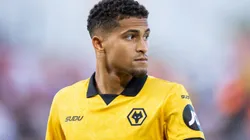 Volante tem o futuro incerto - Foto: Judit Cartiel/Getty Images.