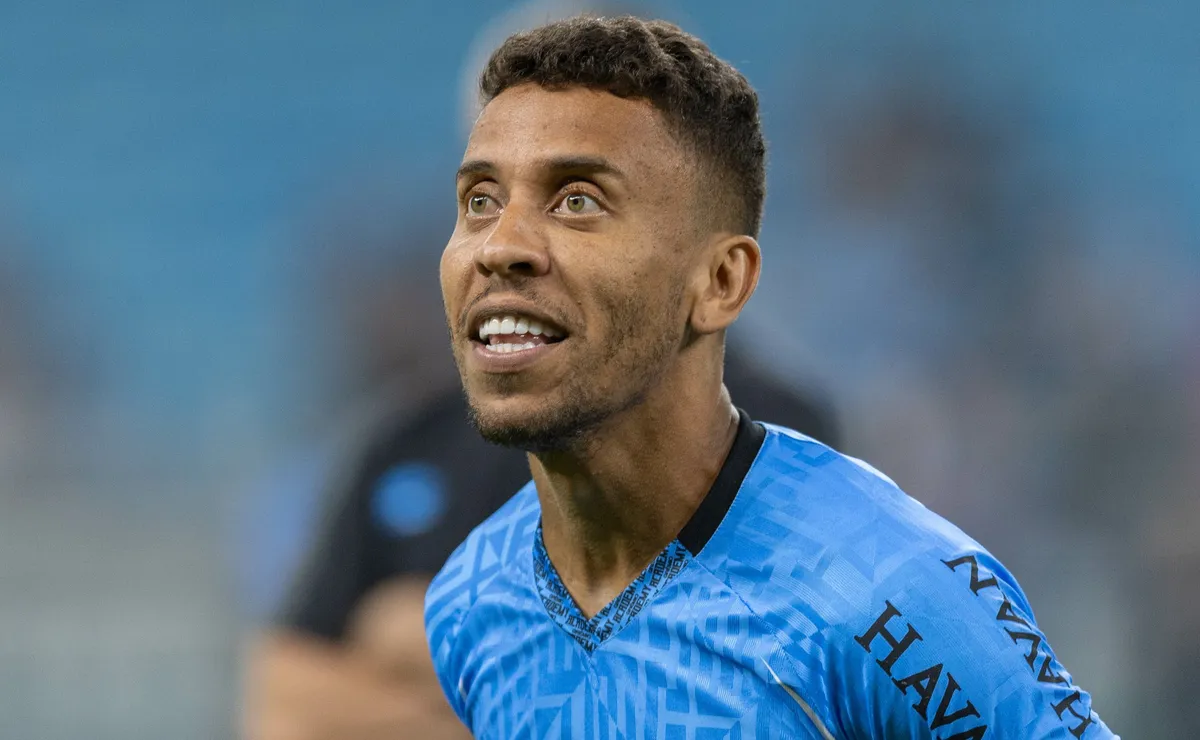 Luís Castro faz novos testes no Grêmio e Marcos Rocha pode ser titular contra o Confiança