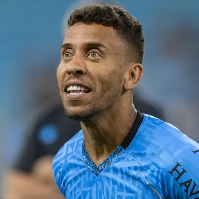 Luís Castro pode escalar Marcos Rocha como titular