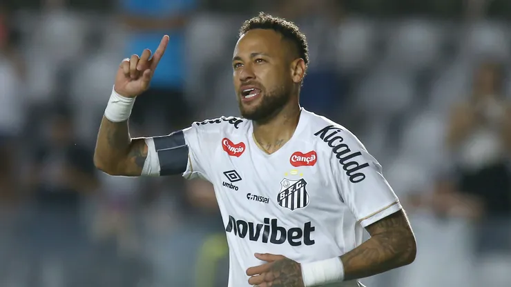 Neymar deve ser titular contra o Coritiba. Foto: Mauricio De Souza/AGIF