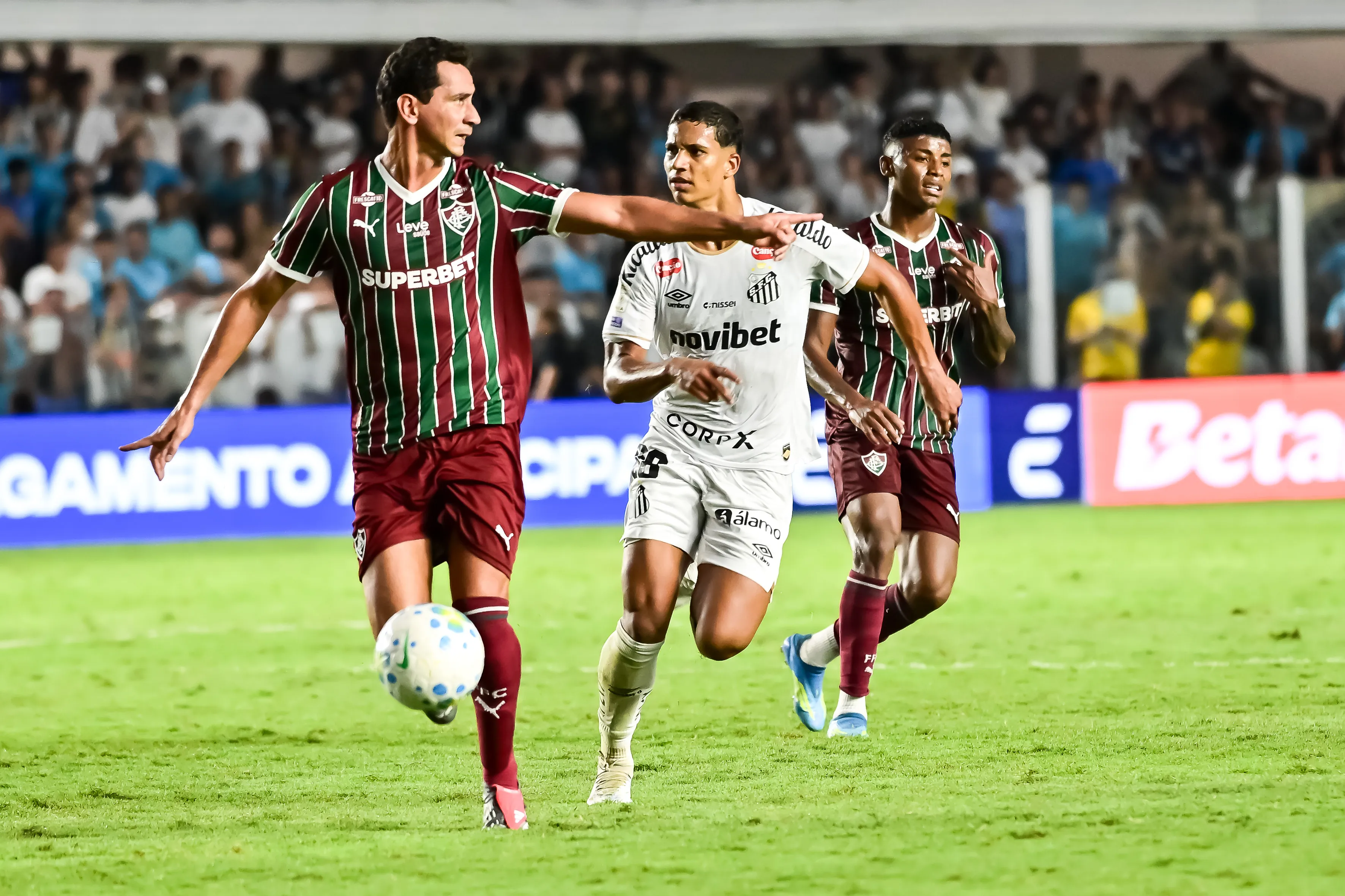 Santos perdeu para o Fluminense na Vila. Foto: Jota Erre/AGIF