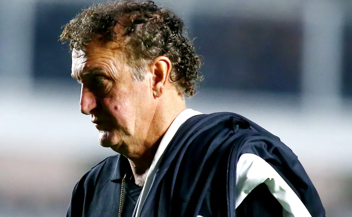 Cuca pede e Santos acerta a contratação de Arzul, preparador de goleiros que volta ao Clube