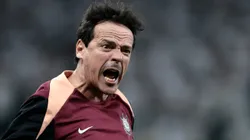 Fernando Diniz precisa resolver questões ofensivas no Corinthians.