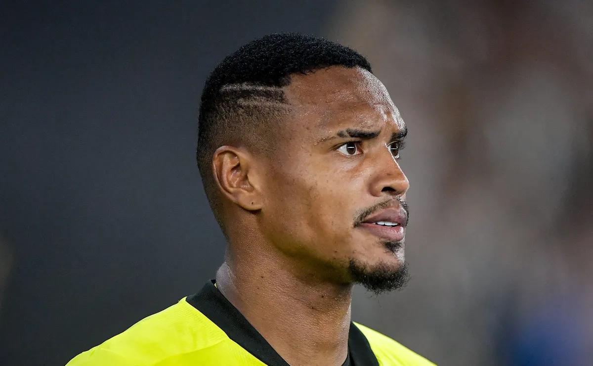 Vazamento da notícia no Cruzeiro pode complicar negociação por John e contratação é difícil